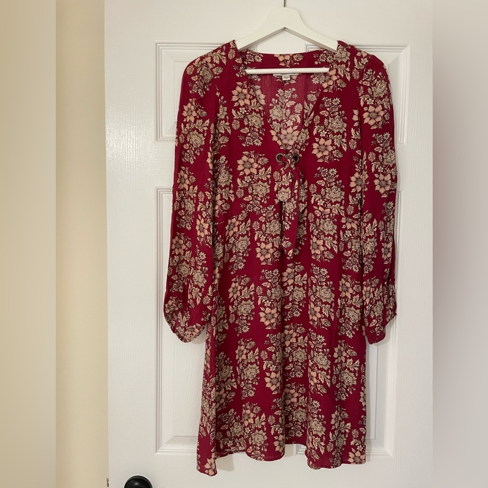 Floral along-Sleeved Dress with Cut Out